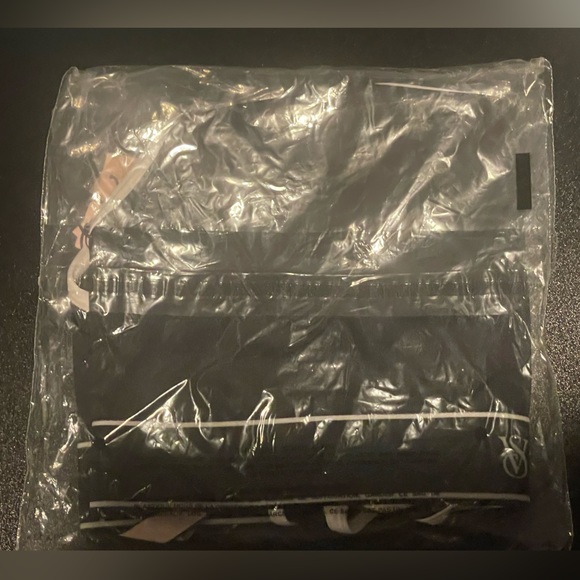 🆕 VICTORIA'S SECRET VS PLAYER SPORTS BRA Black XL 16-18 38D 40B 40C - Picture 7 of 14